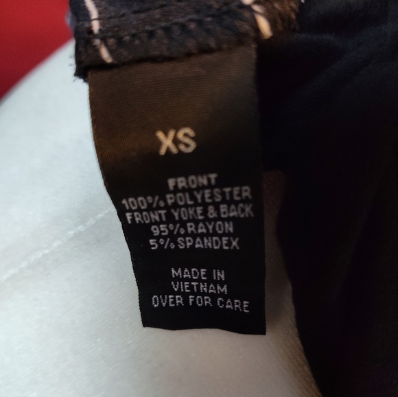 Black and White BCX blouse, Size XSmall - Picture 2 of 4